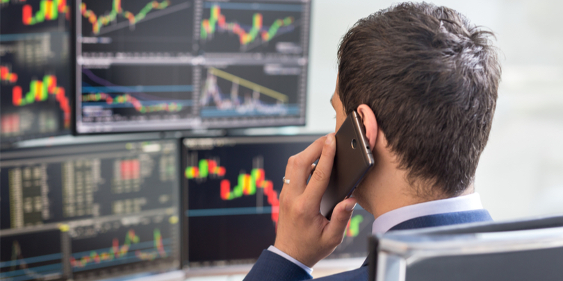 Банк России решил не проводить торги акциями на Московской бирже 4 марта