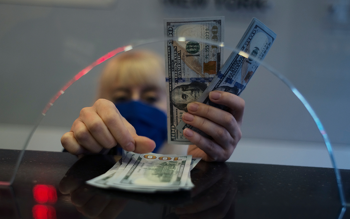 Минфин назвал фейком сообщения о планах заморозить валютные счета