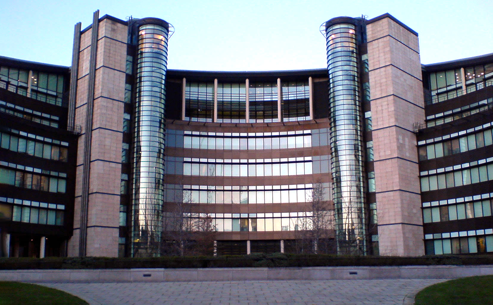 Страховщик Scottish Widows сократил инвестиции в табак и уголь на $2 млрд