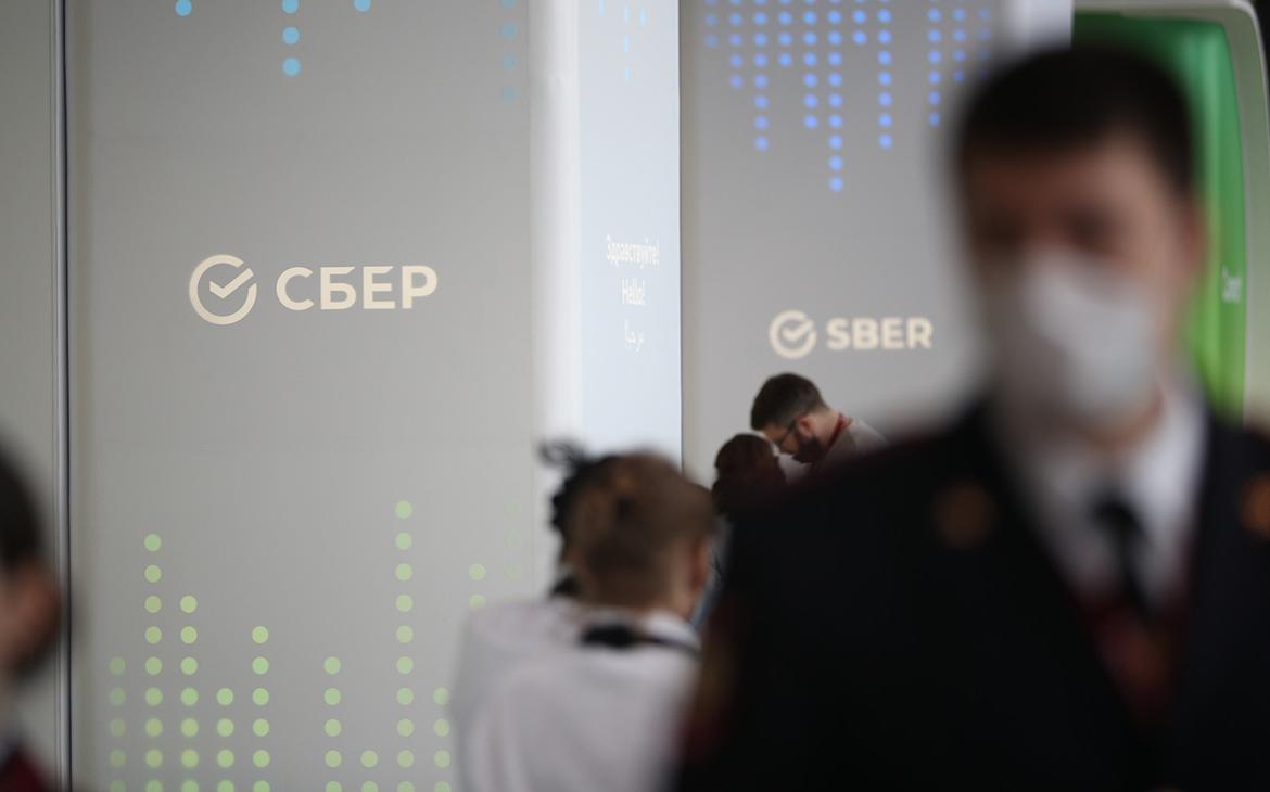 Падение чистой прибыли «Сбера» с начала года замедлилось
