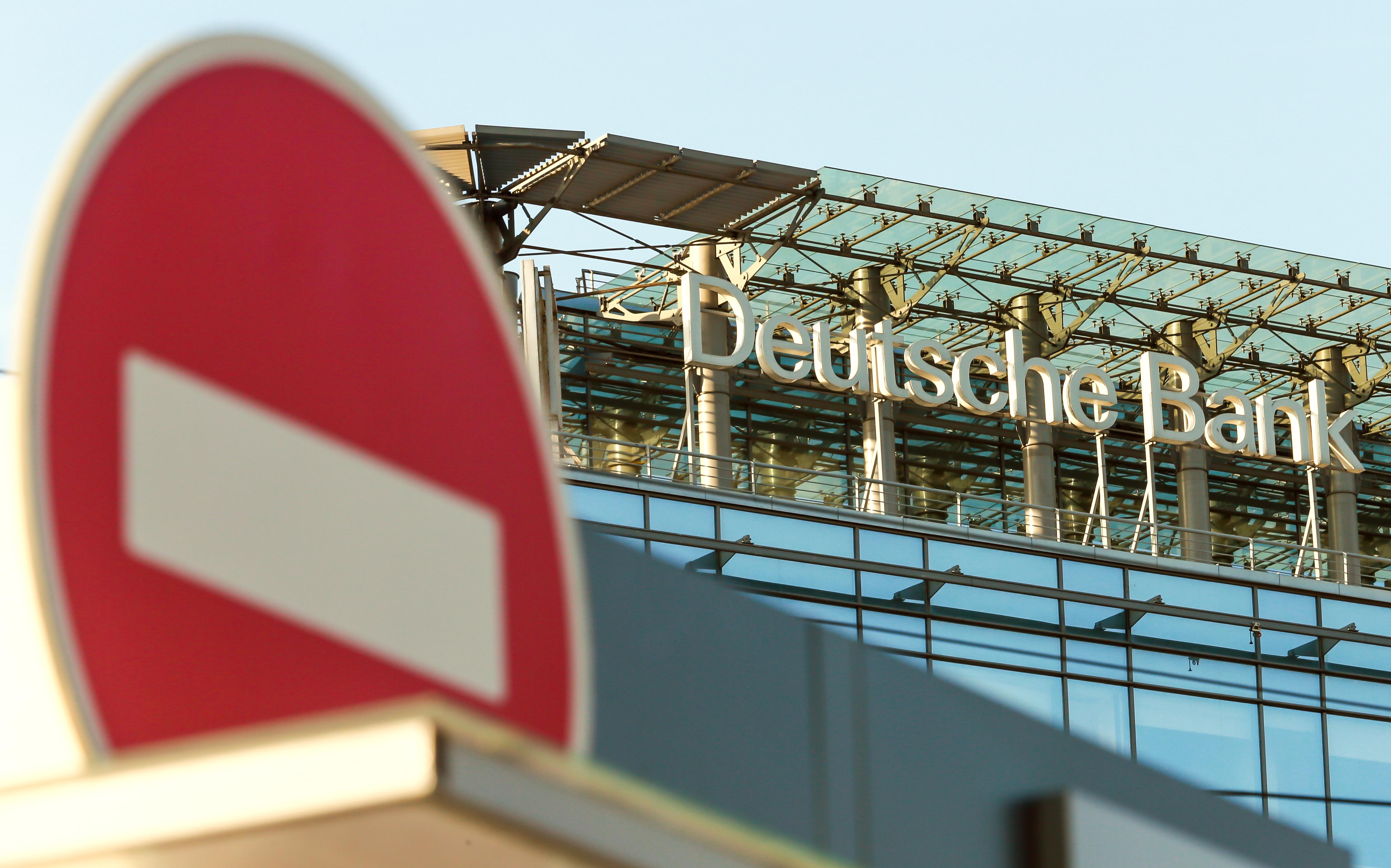 Глава АКРА спрогнозировал уход из России 50 банков в течении двух лет