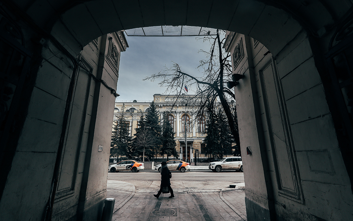 Банк после отзыва лицензии подал к ЦБ иск о защите чести на ₽1 млрд