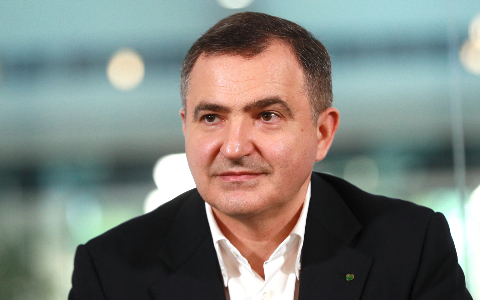 «Ведомости» сообщили об отъезде Хасиса в США