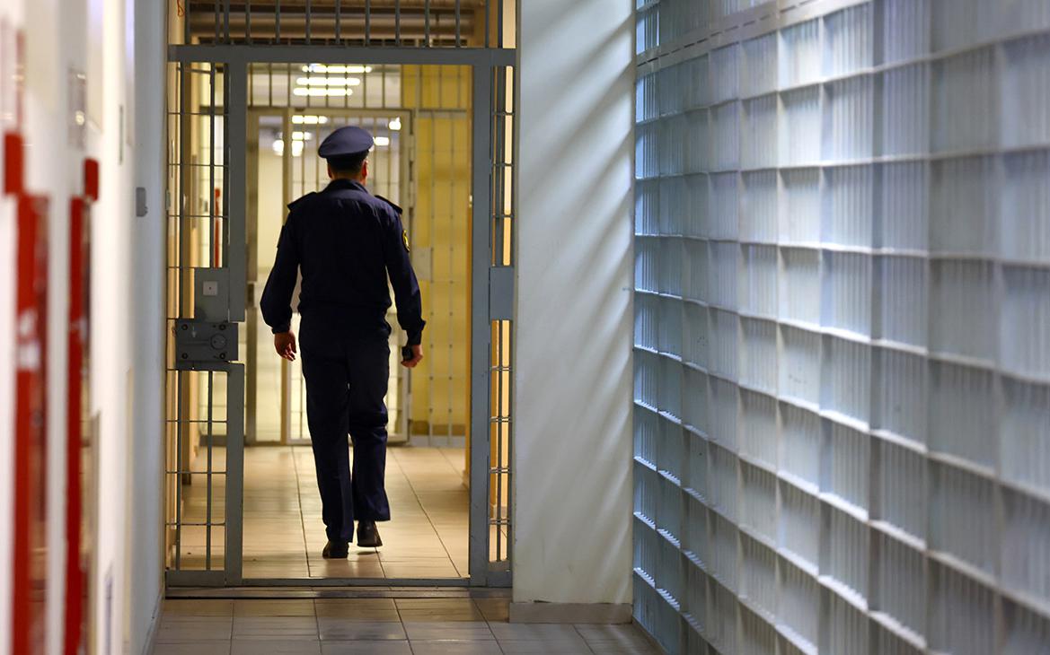 Путин утвердил лишение свободы для коллекторов на 10 лет за угрозы