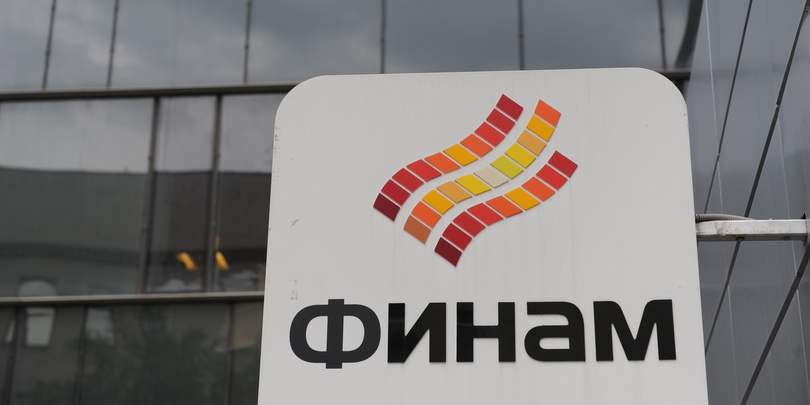 Брокер «Финам» наложит полный запрет на маржинальную торговлю долларом