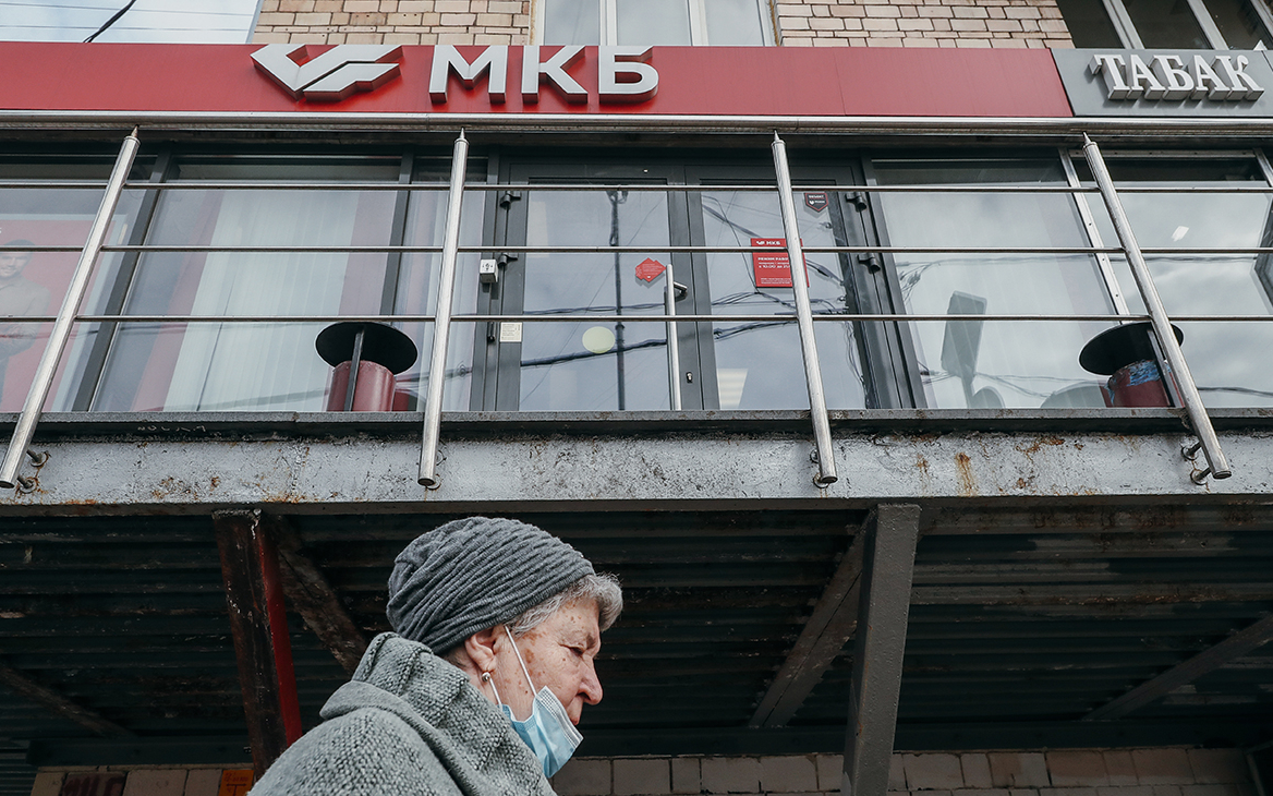 Британия ввела блокирующие санкции против МКБ и Сбера