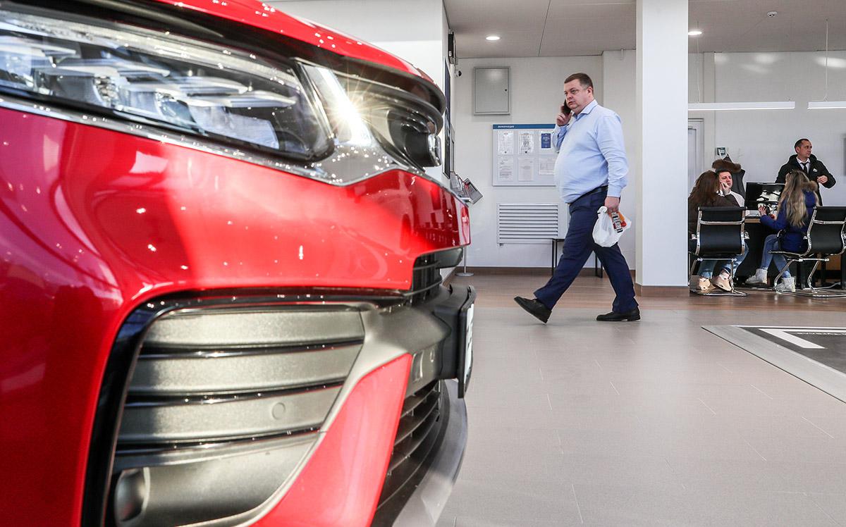 Российские банки в апреле выдали рекордный объем автокредитов за 10 лет