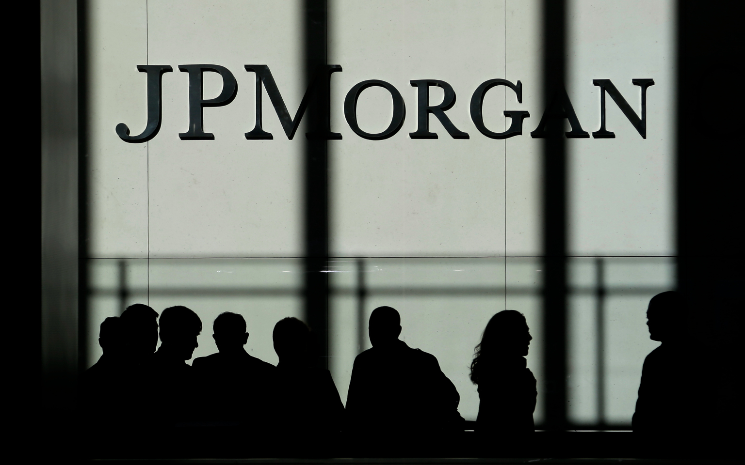 Банк JPMorgan Chase сообщил о прекращении работы в России