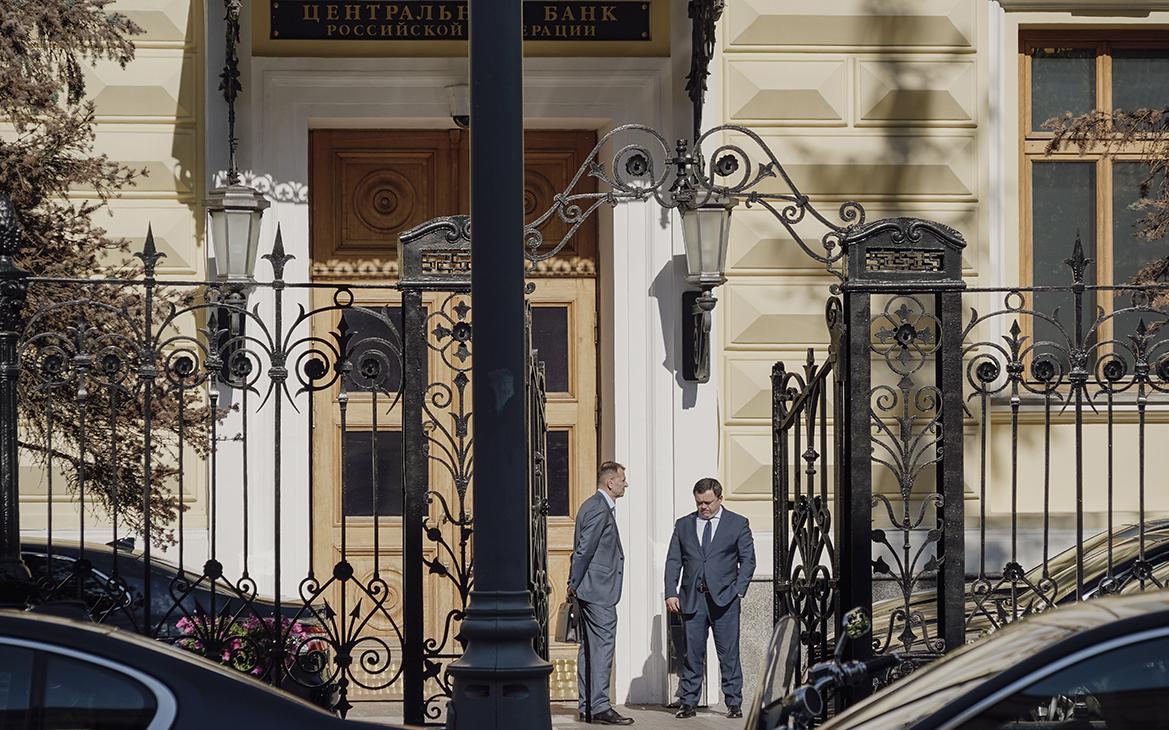 Эксперты оценили сроки повышения ключевой ставки