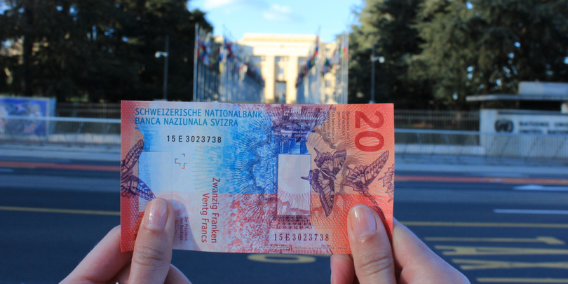 Спрос на швейцарские франки резко вырос из-за опасений разгона инфляции