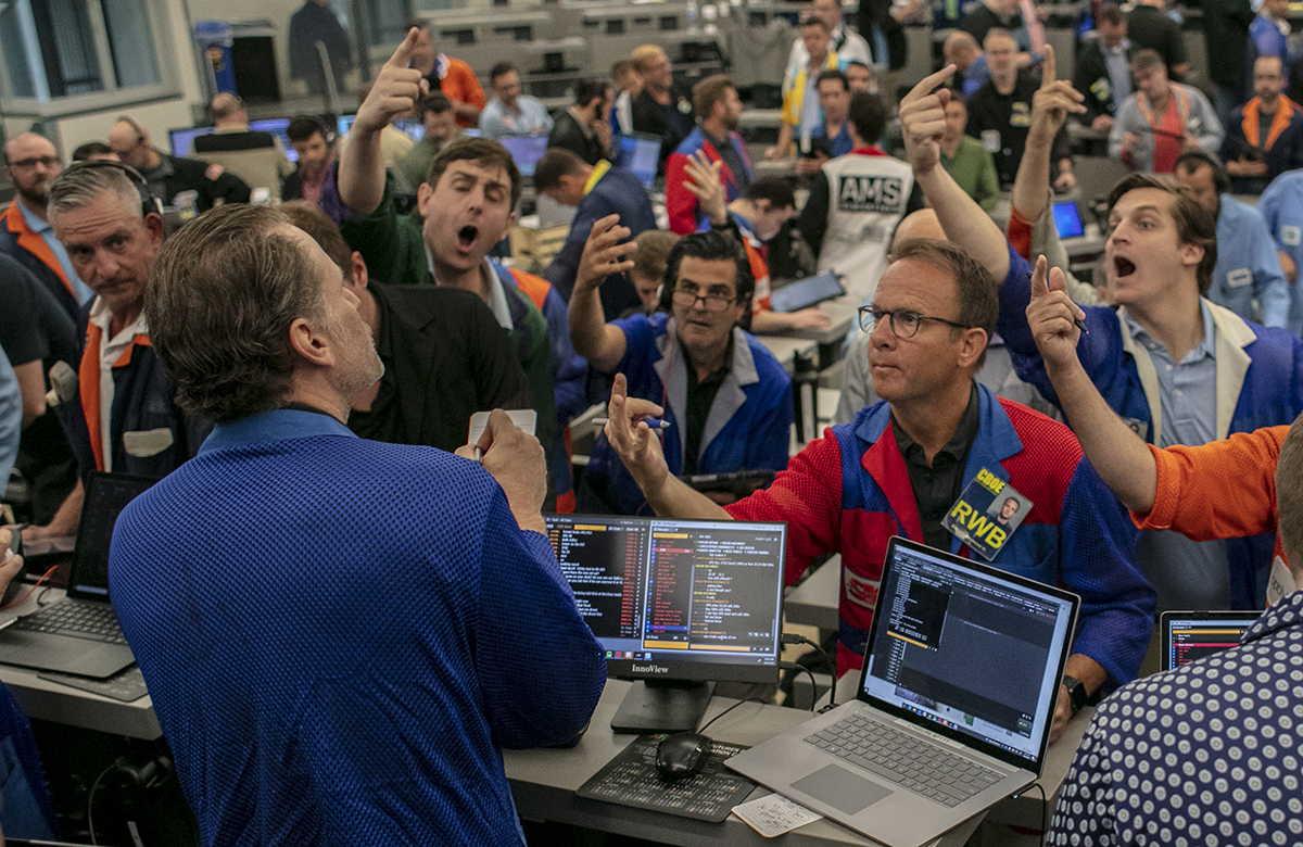 Инвесторы распродают «мусорные» облигации США в ожидании повышения ставки