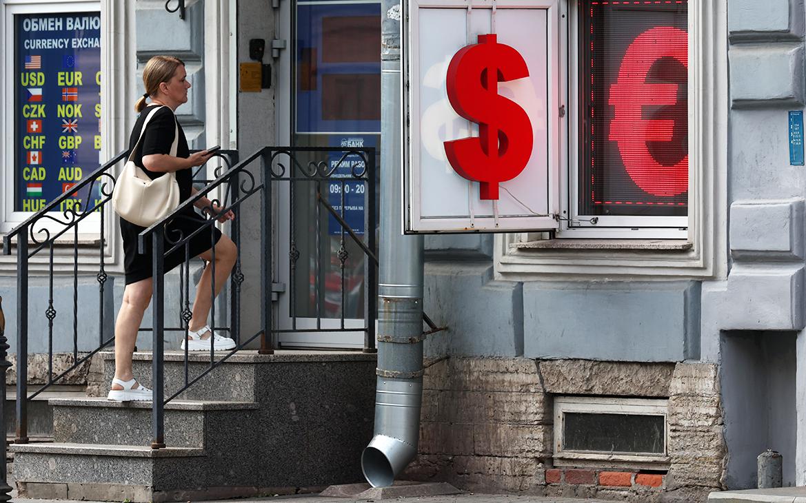 Как долго доллар и евро будут держаться вокруг ₽90 и ₽100