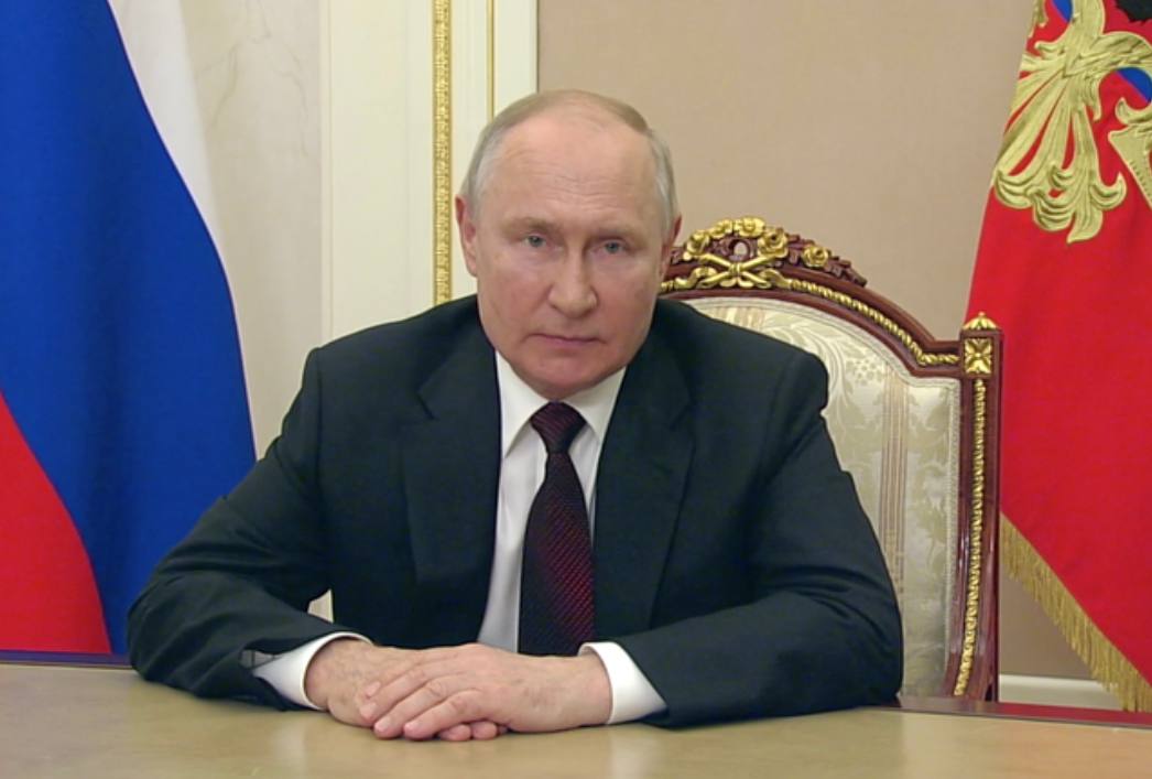 Президент России поздравил строителей с профессиональным праздником