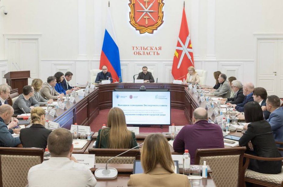 Экспертов Минстроя вывезли в Тулу