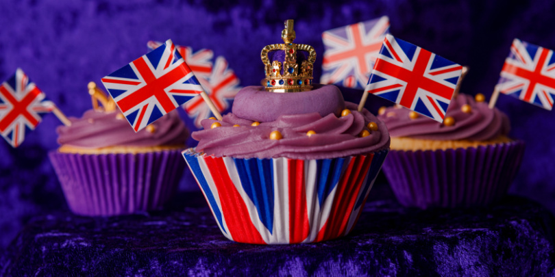 От монет до носков: необычные способы заработать на коронации в Британии