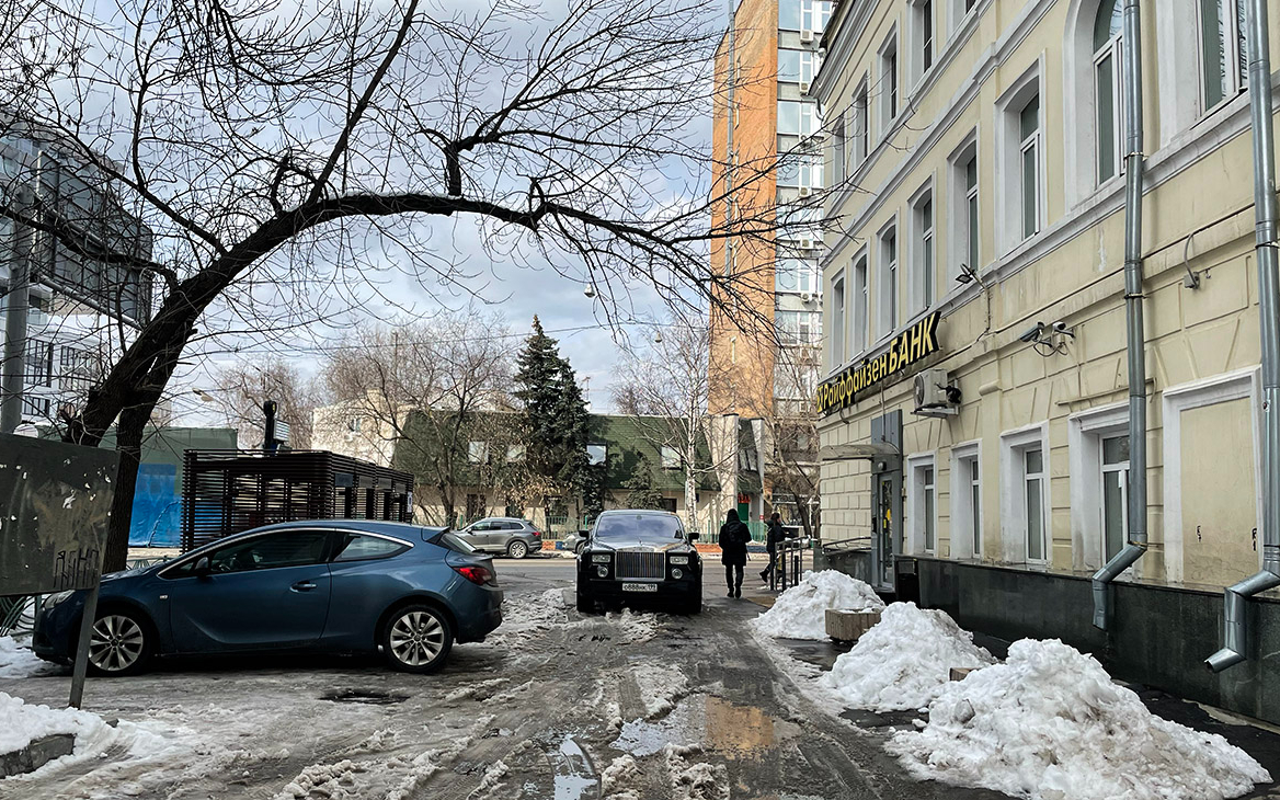 Райффайзенбанк потерял 14% клиентов на фоне конфликта на Украине