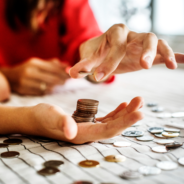 Экономист Хазин