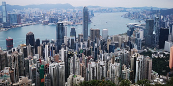 Инвесторы китайских компаний увеличивают долю акций в Гонконге