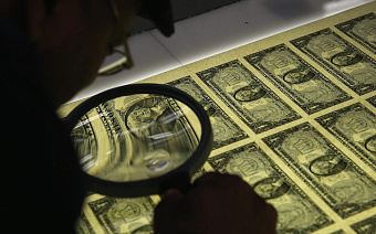 Bloomberg рассказал, как Россия вызвала реакцию на гегемонию доллара