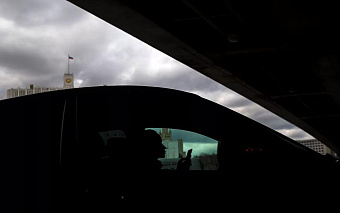 Сбербанк и ВТБ повысили плату за СМС-уведомления по банковским картам