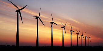 Мир переходит на «чистую» энергию. Какие акции от этого выиграют