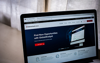 Брокер из США предупредил клиентов из России о рисках блокировки счетов