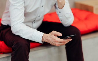 «Известия» узнали о запросе оценить законность кредитов сотовых компаний